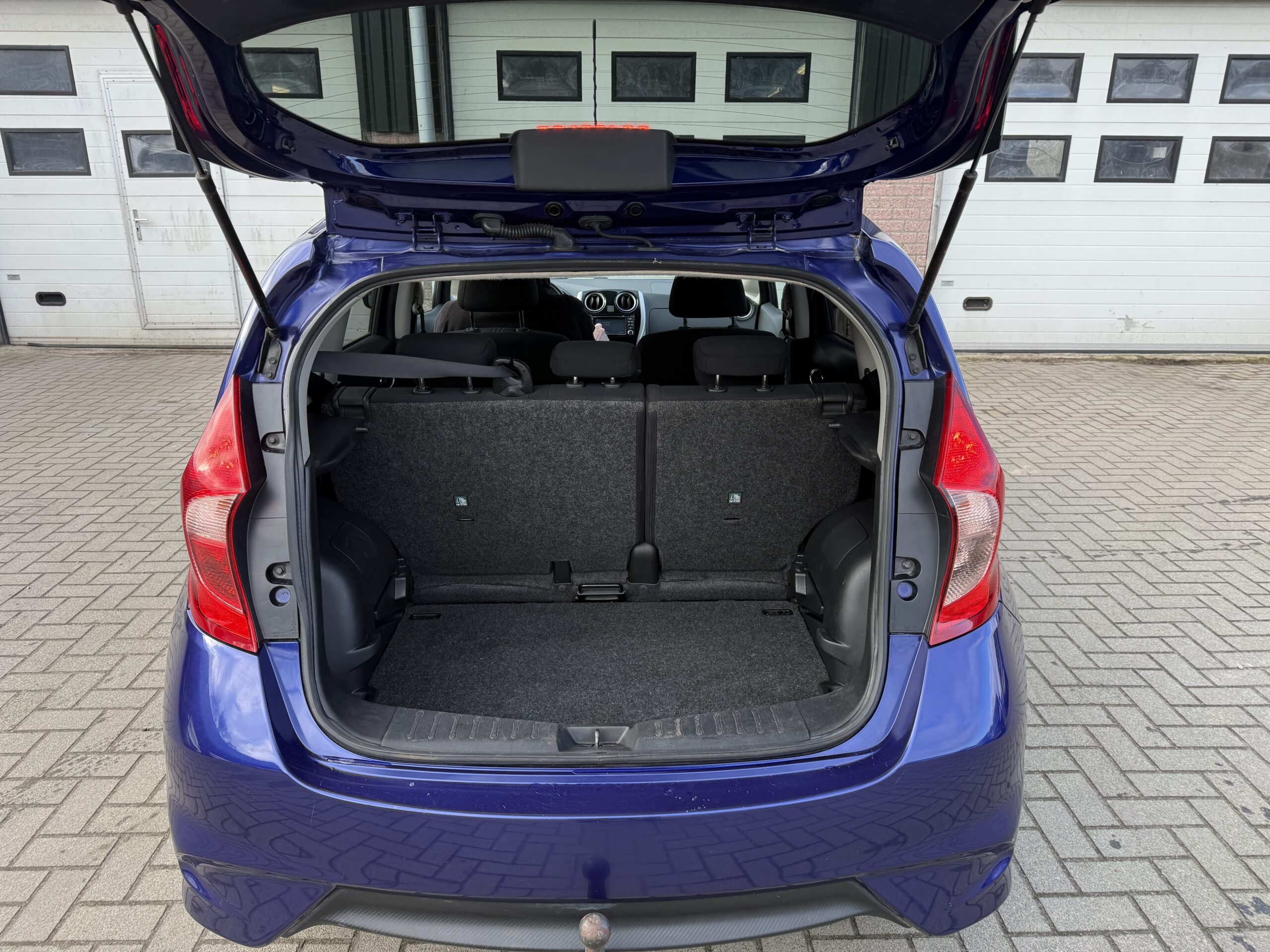 
								Nissan Note 1,2 Dig-s full options, dodehoekdetectie etc. slechts 86 dkm vol									